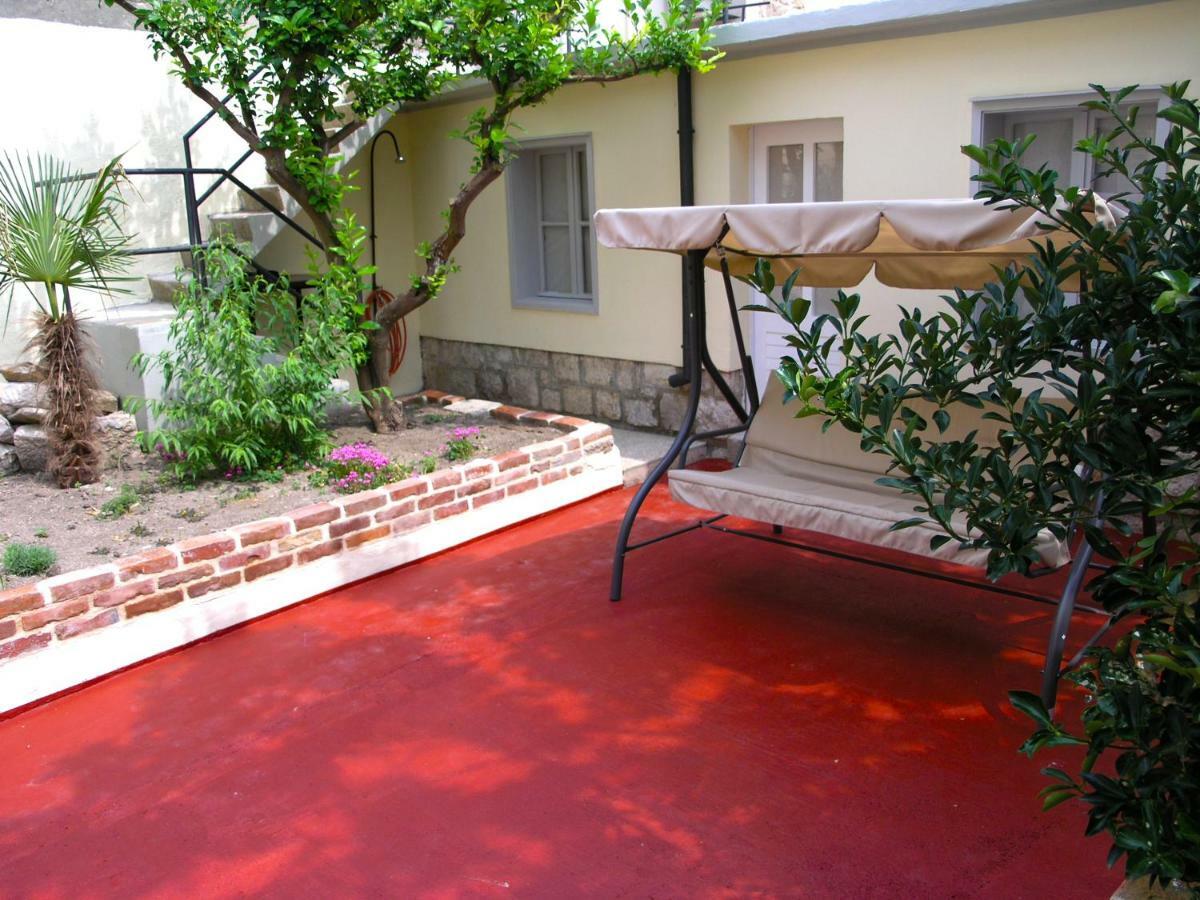 Holiday Home Lija Center Rab Town Bagian luar foto