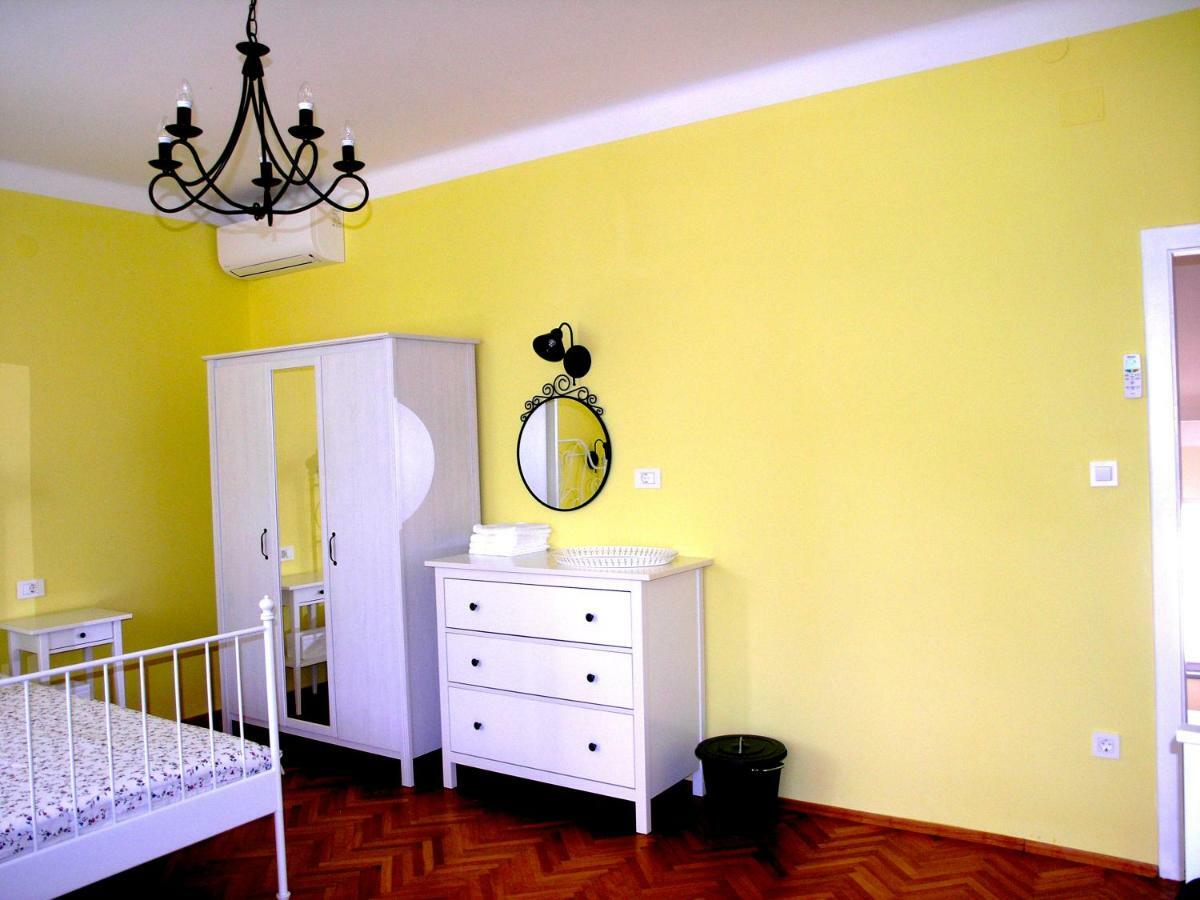 Holiday Home Lija Center Rab Town Bagian luar foto