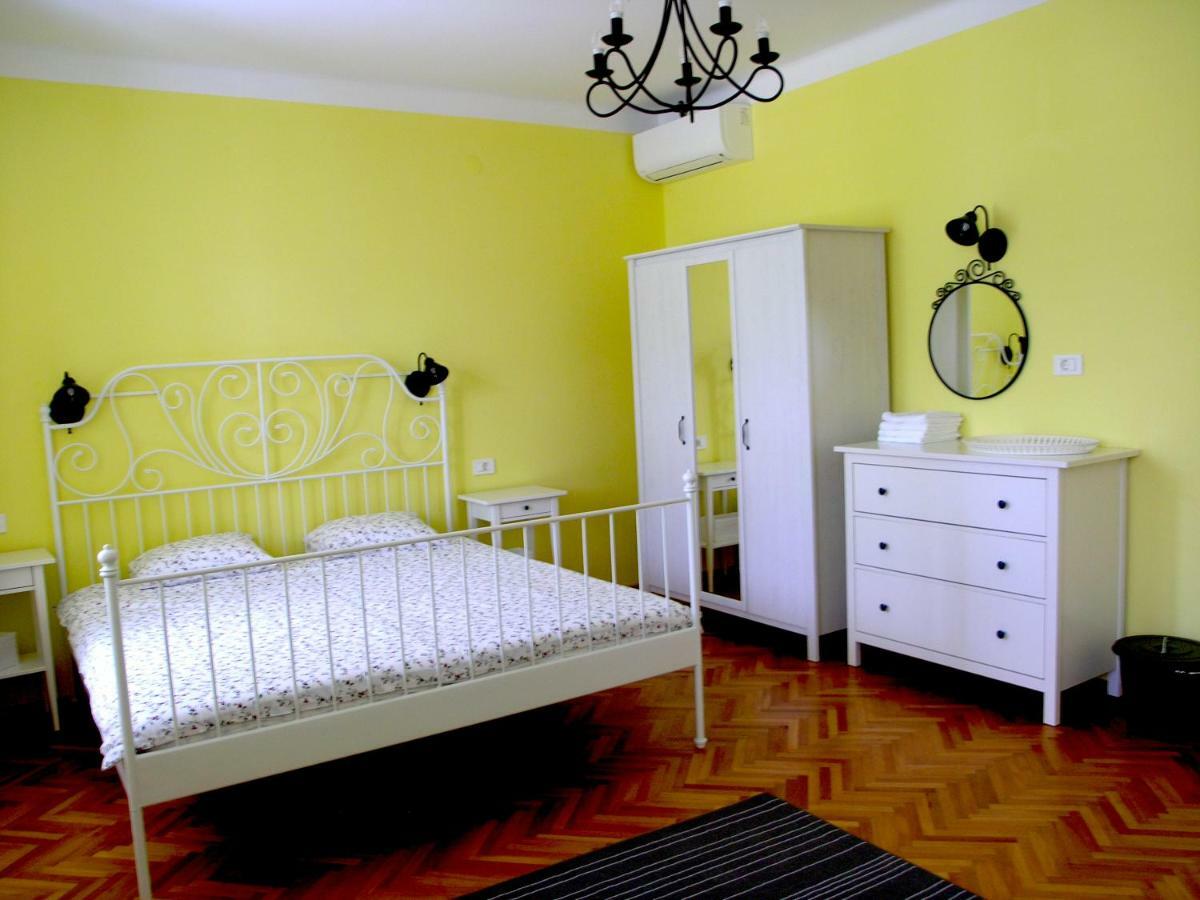 Holiday Home Lija Center Rab Town Bagian luar foto