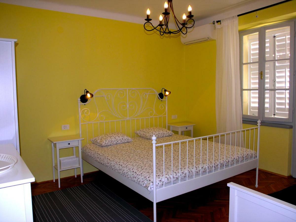 Holiday Home Lija Center Rab Town Bagian luar foto